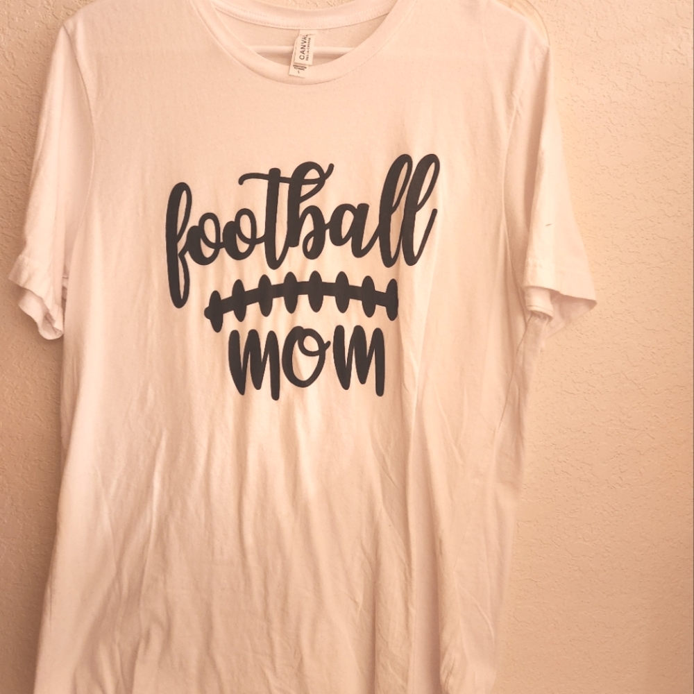 FOOTBALL MOM TSHIRT  LG